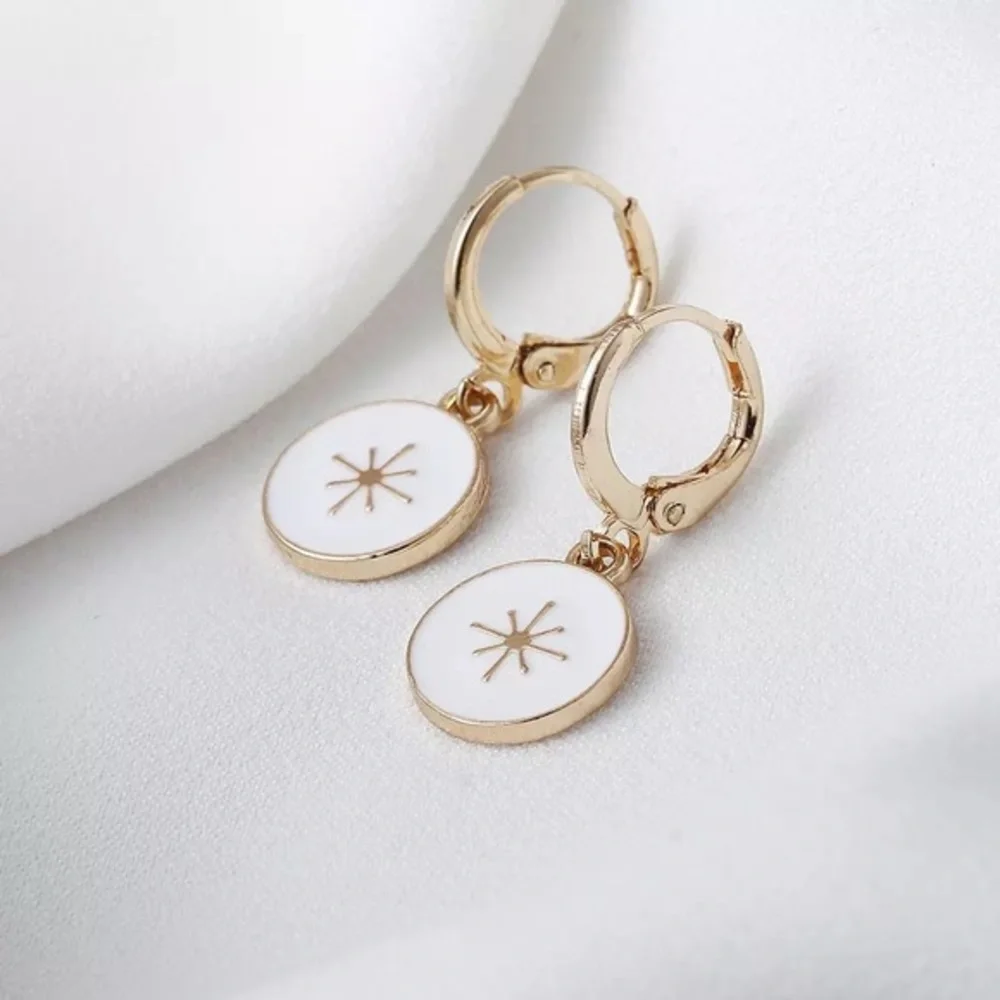 3/$30 💛 Dainty Enamel Earrings